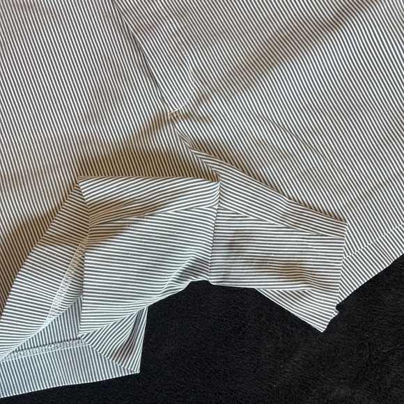 Banana Republic lightweight striped shorts 10 - Picture 5 of 7